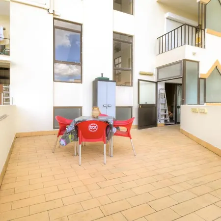 公寓 Praia Da Rocha Sleeps 4 With Pool And Wifi 波尔蒂芒